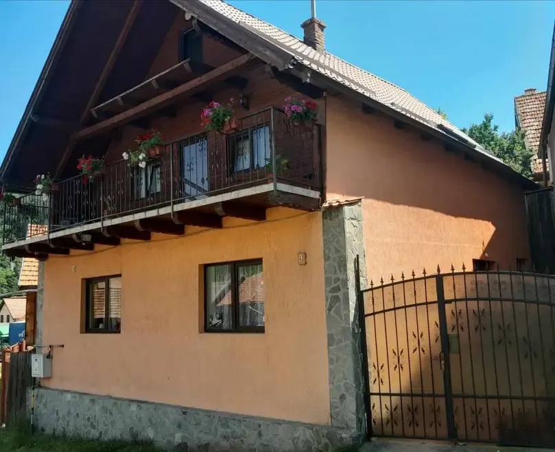 CASA CENTRU ZARNESTI - locuit sau investitie