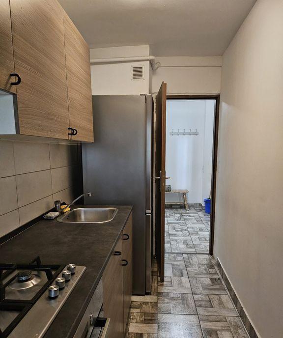 Garsoniera decomandata /Metrou Aparatorii Patriei