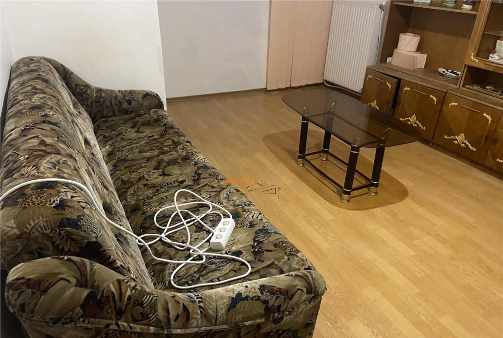 Apartament 3 camere zona cartier Sud 52 mp decomandat