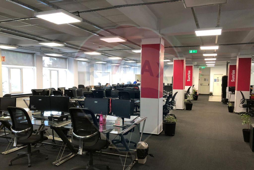 Spatiu de birouri de 4 000mp de vanzare in zona Indust