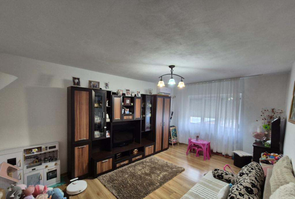 Apartament 2 camere decomandat str Zambilelor