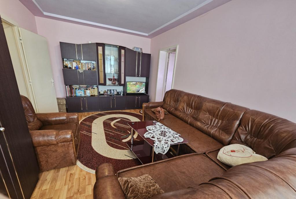 Apartament 2 camere decomandat str Zambilelor