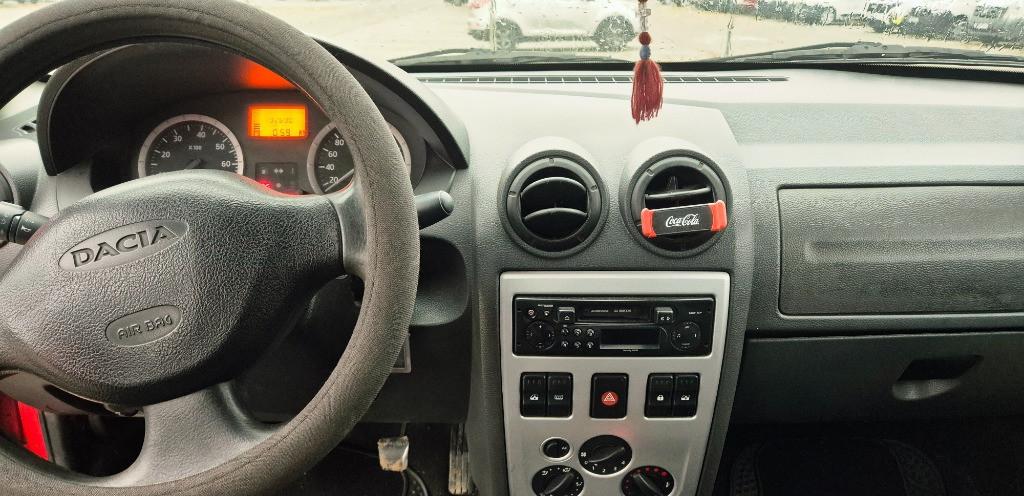 Dacia Logan 2005 1 4 Benzina unic proprietar 1 150 eur