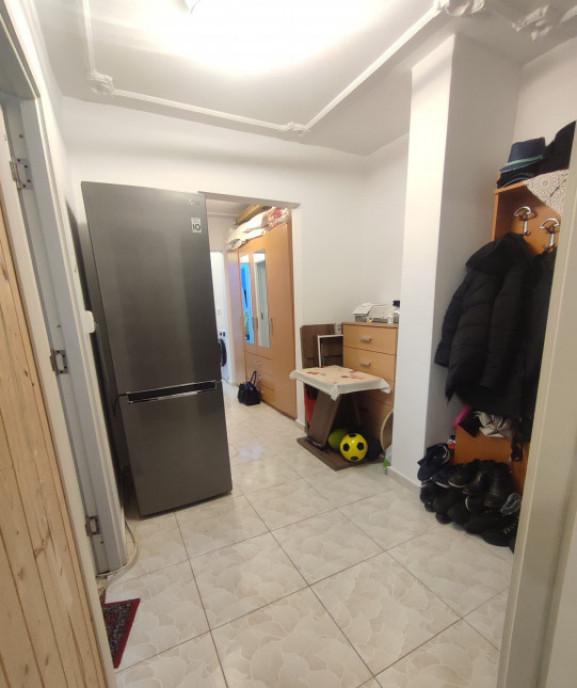 Apartament 3 camere decomandat Canta Brates etaj 3