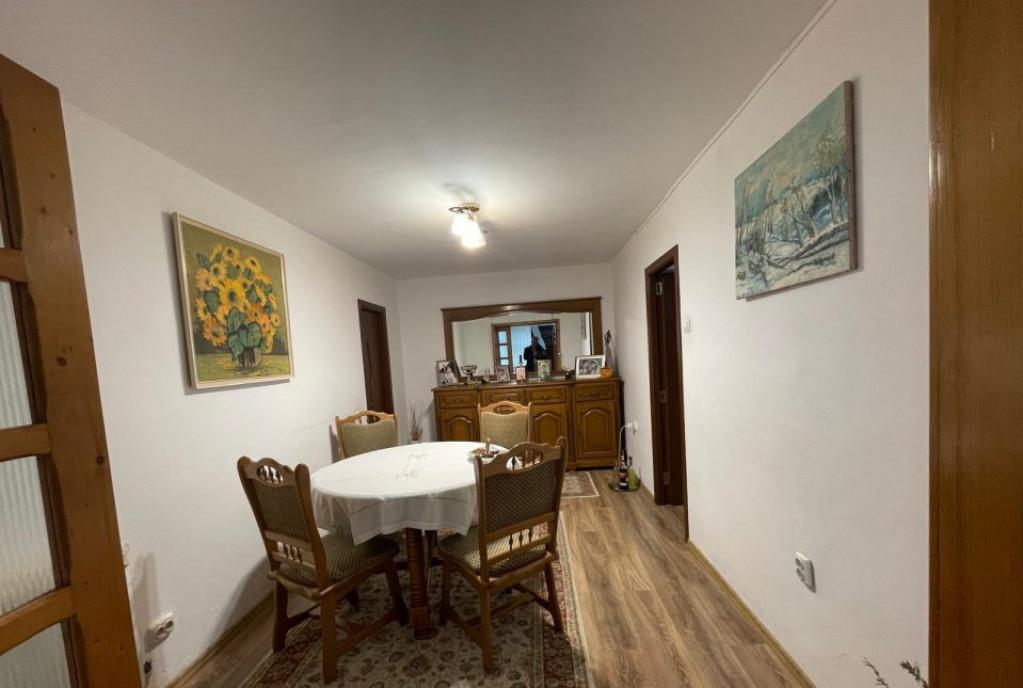 Apartament de vanzare cu 3 camere 81 mp zona Victor Babes