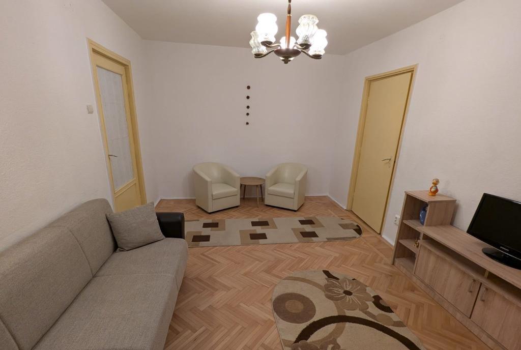 Particular Inchiriez apartament 2 camere Gara de Nord