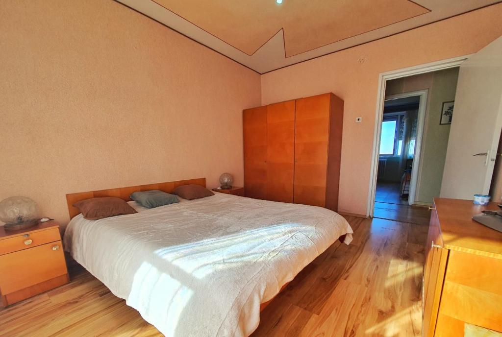 Apartament 3 camere spatioase 75 mp 2 balcoane Rogerius