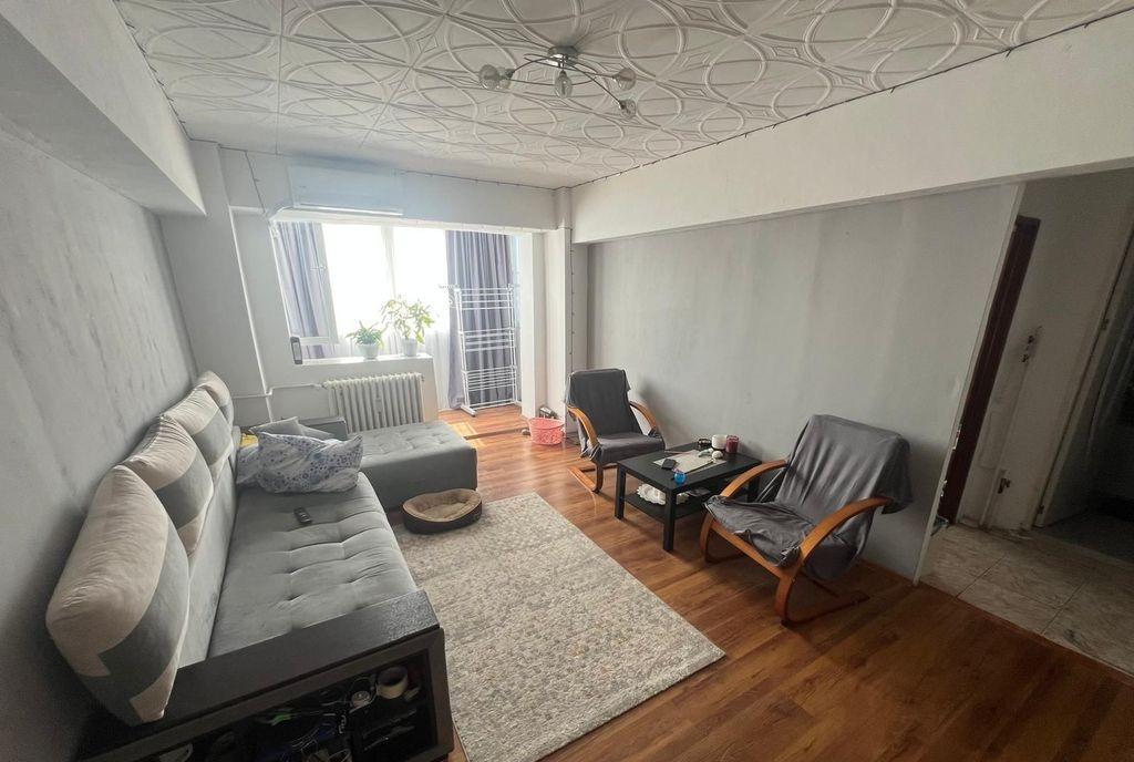 Apartament 3 camere metrou Titan parc ior