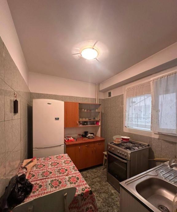 Proprietar Apartament 2 camere decomandat 44 mp -- Sos Giurgiului