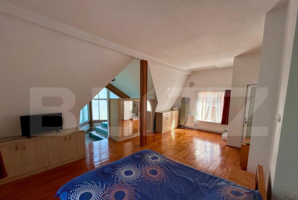 Casa cu design deosebit situata intr o zona linistit