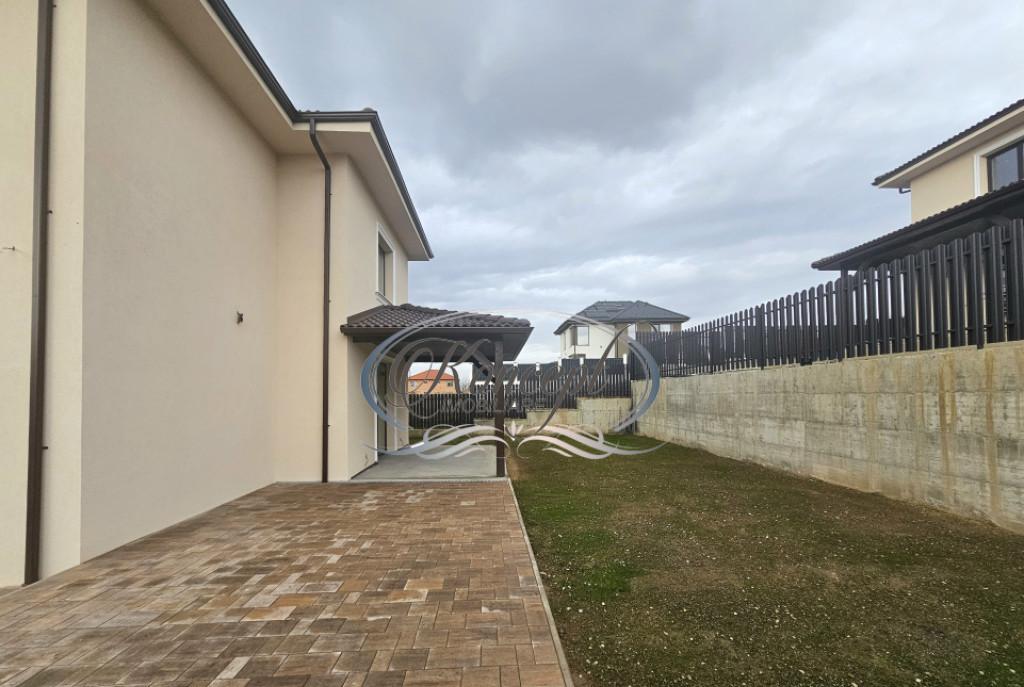 Duplex spatios cu acces rapid spre Cluj la intrare in Chint