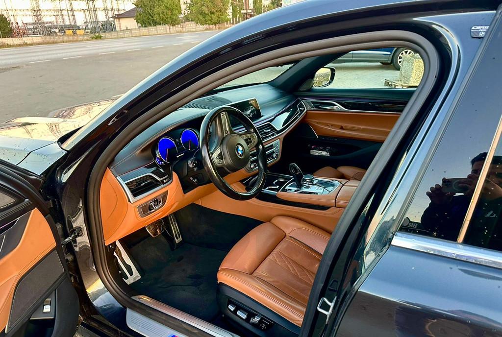 BMW 740e Hybrid - M - Full Options - Variante 33 000 eur