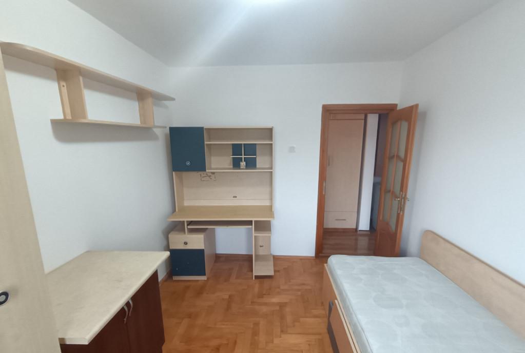 Apartament 3 camere decomandat etaj 4 5 canta mobila