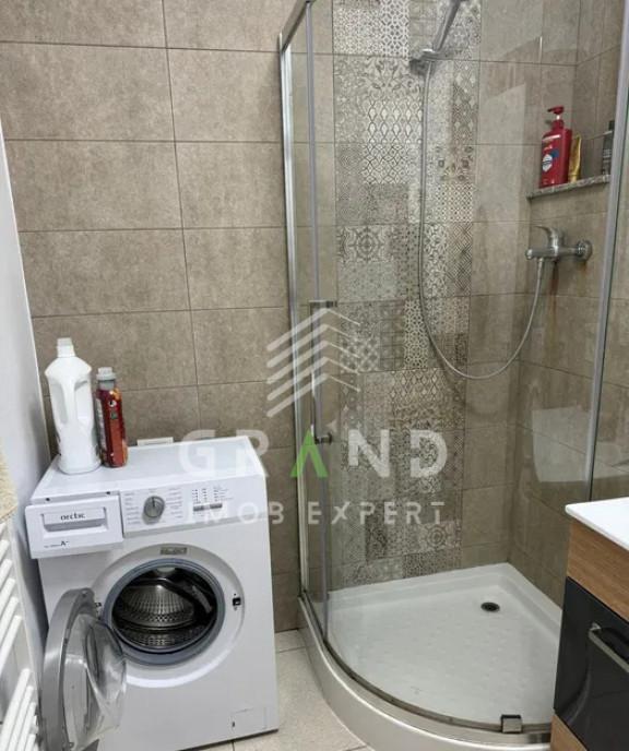 Inchiriere Apartament semidecomandat 65 mp cu parcare subt
