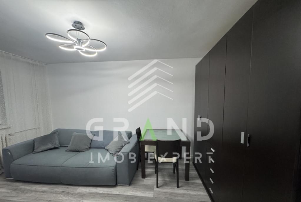 Inchiriere Apartament semidecomandat 65 mp cu parcare subt