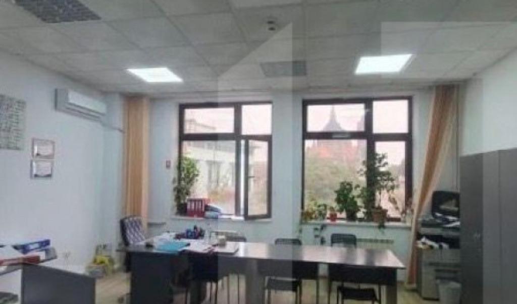 Apartament cu 2 camere - balcon mare panorama superba