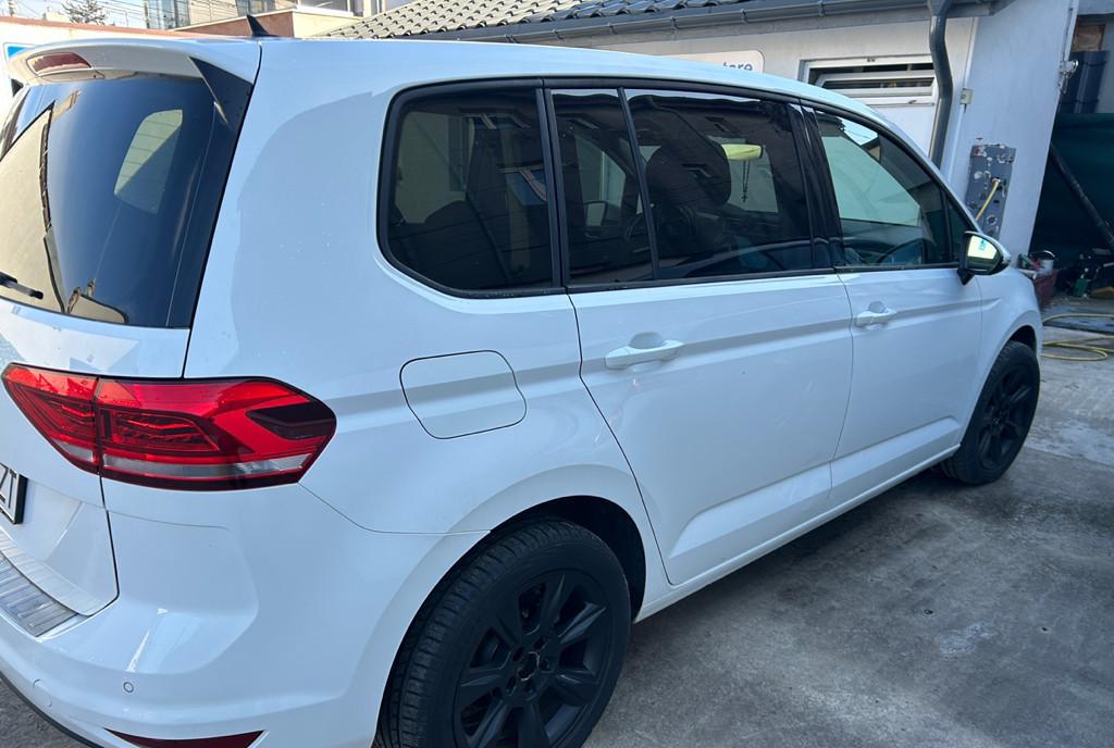 Vw Touran 2 0 tdi DSG 9 300 eur