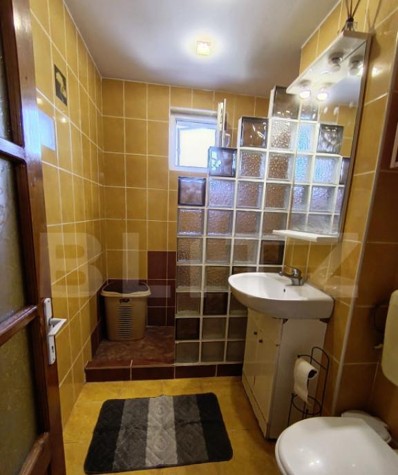 Apartament cu 3 camere si living in suprafata de 65 mp