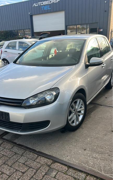 Golf 6 1 4 benzina 3 850 eur