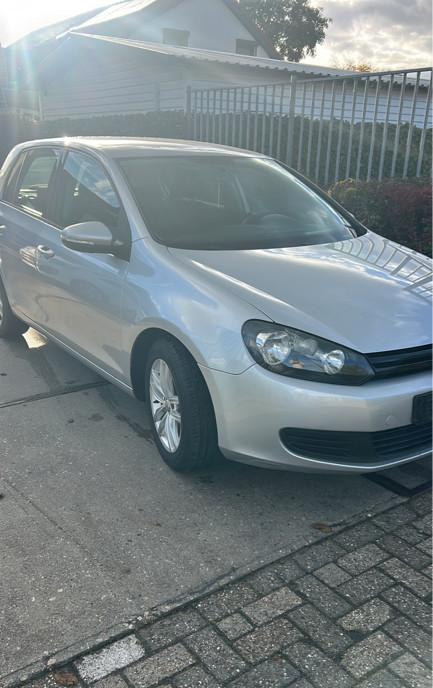 Golf 6 1 4 benzina 3 850 eur