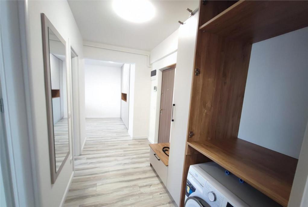 Bloc nou langa Universitatea Bacovia 2 camere mobilat