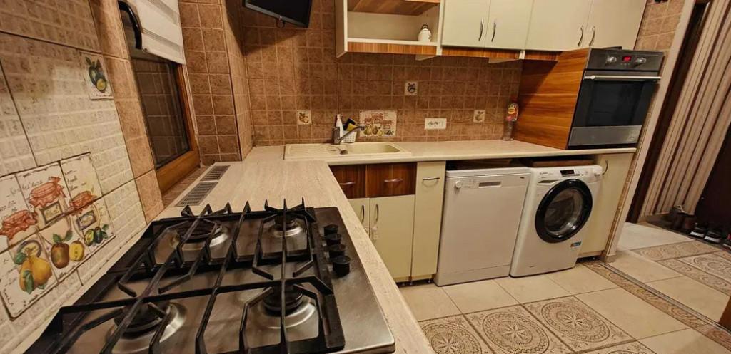 Apartament 3 cam semidecomandat etajul 1 podu ros pet fri