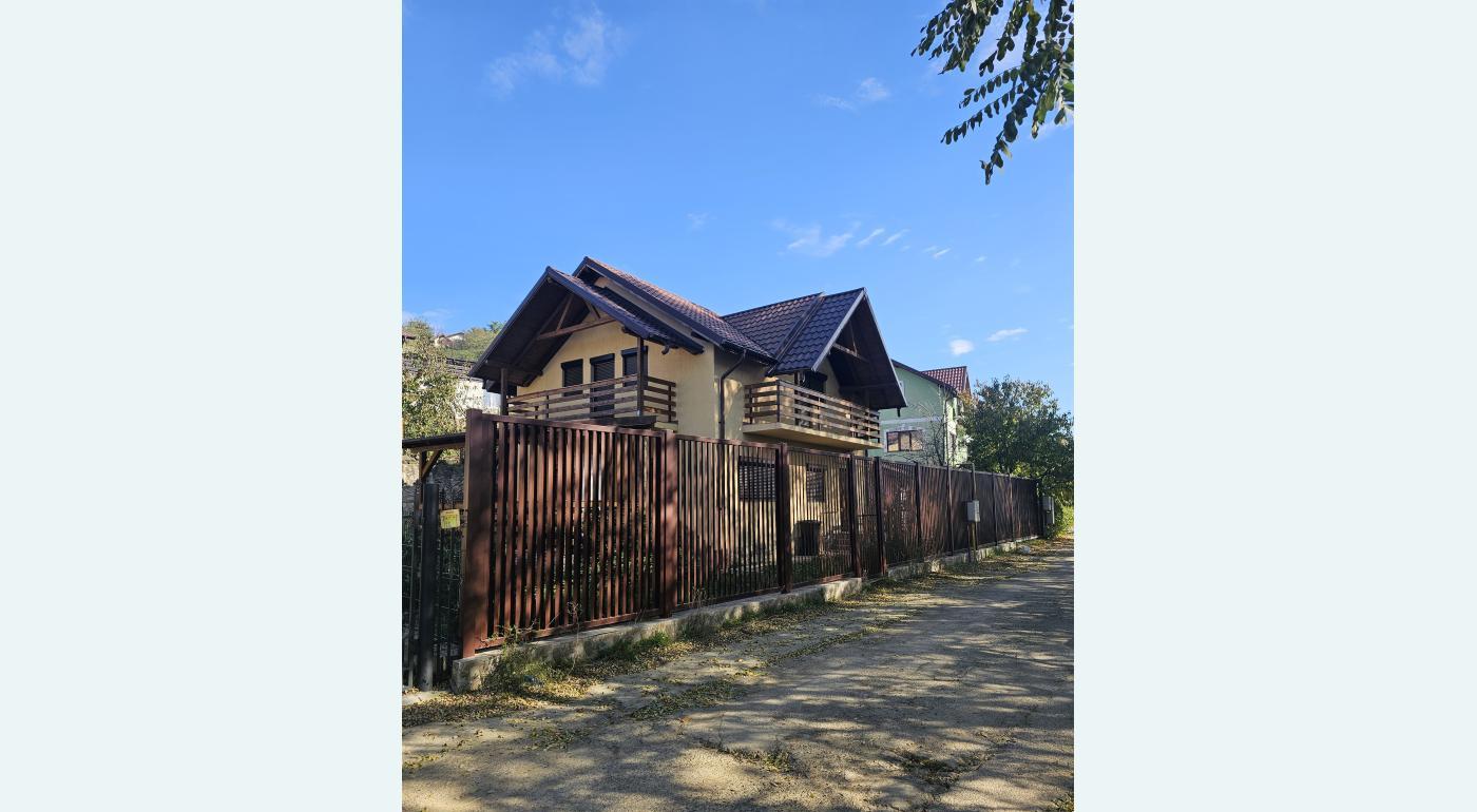 Casa de vanzare zona Bucovina