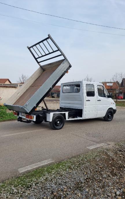 Mercedes Sprinter 7 Locuri Basculabil 5 200 eur