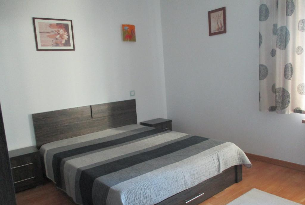Proprietar inchiriez apartament 3 camere in Asmita Gardens