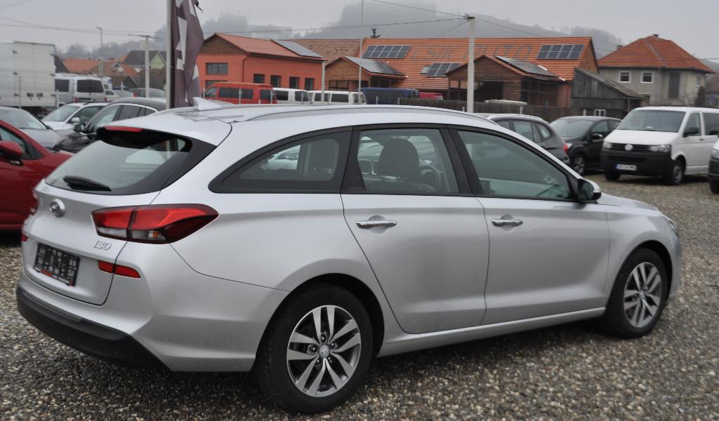 Hyundai I30 1 6 Crdi 8 999 eur