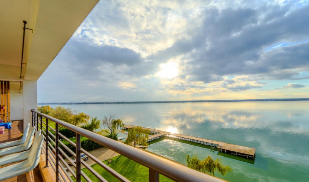 Mamaia 3 camere lux terasa cu vedere frontala la lac parcar
