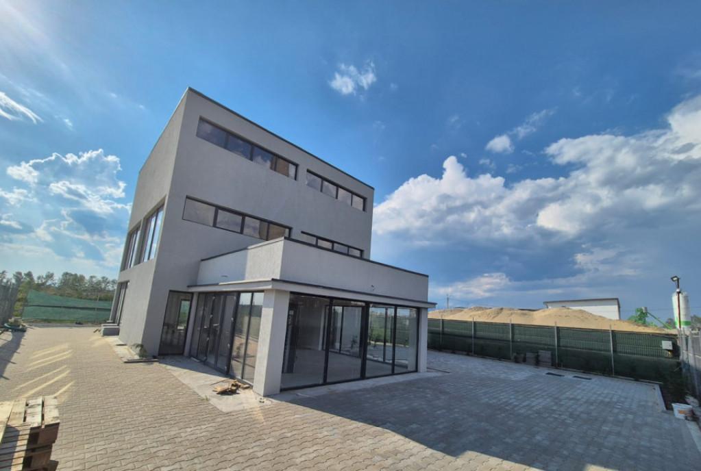 Cladire moderna P 1 M - langa rar zona comerciala