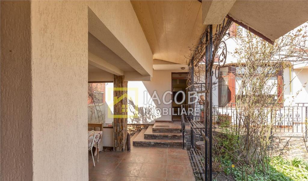 Vila Duplex cu 10 camere cartier Serbanesti Bacau