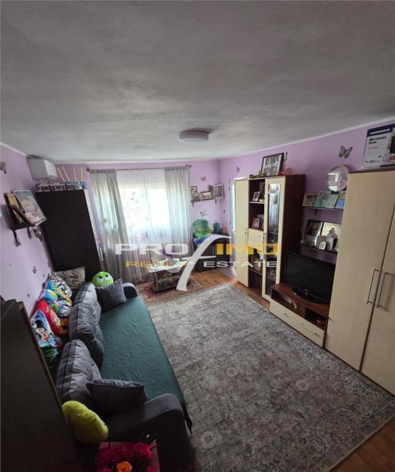 Dacia Farmacris apartament 2 camere decomandat et 4