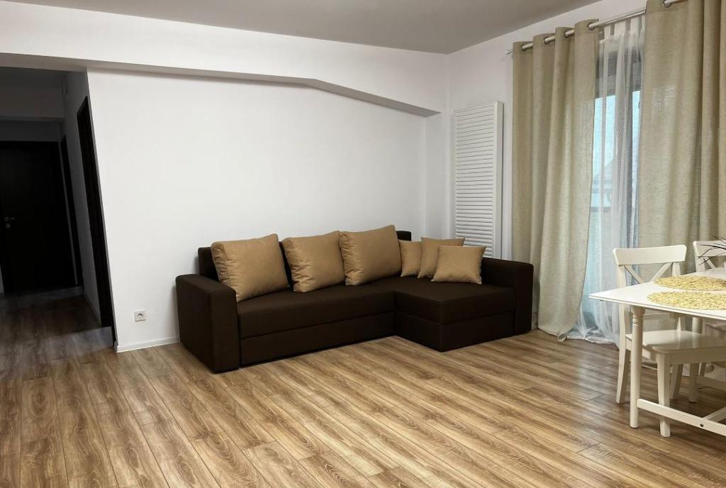 Apartament 3 camere de inchiriat/disponibil imediat