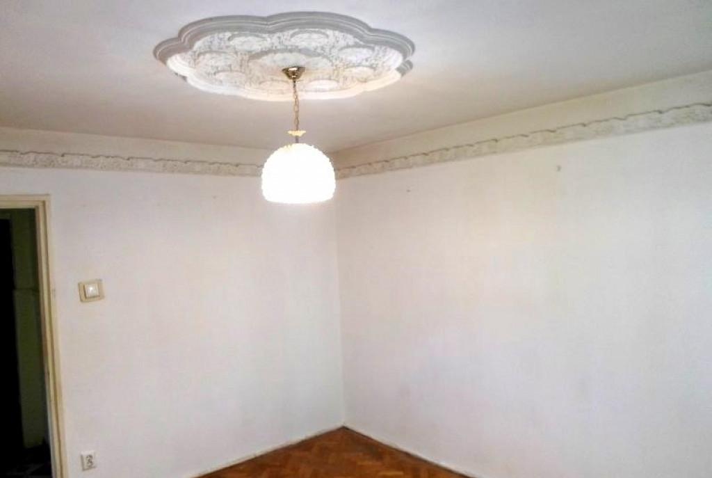 Apartament 3 camere decomandat parter Ploiesti Cina