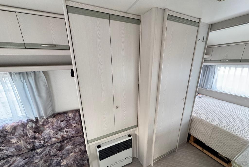 Rulota Knaus 4 persoane bull bull Wc Fix Cadita Dus bull bull 4 500 eur