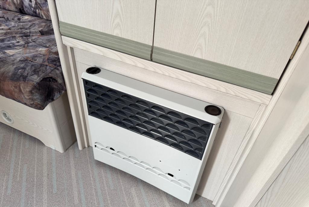 Rulota Knaus 4 persoane bull bull Wc Fix Cadita Dus bull bull 4 500 eur