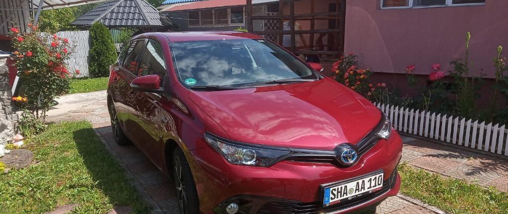 Toyota Auris Hybrid 2018 16 500 eur