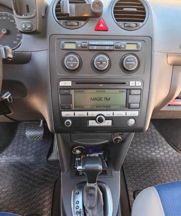 Volkswagen CADDY LIFE 7 LOCURI varianta scurta 1 9 TDI 105 CP 2009 5 300 eur