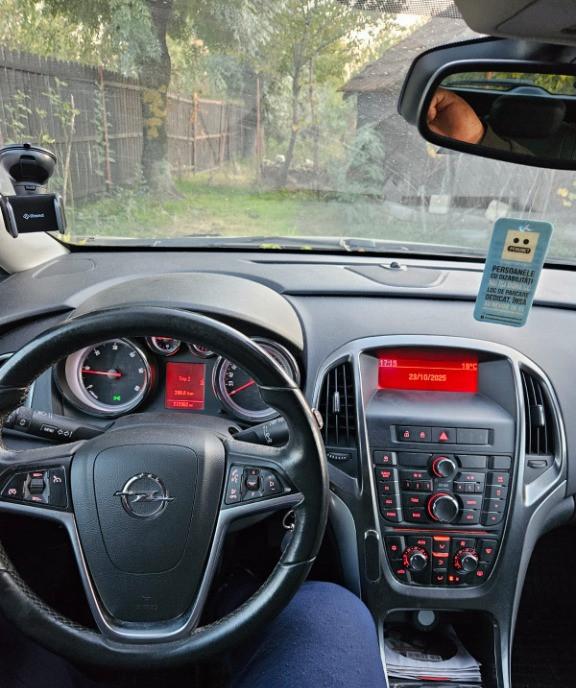 Opel Astra Break Sports Tourer 2012 1 6 CDTI 3 900 eur