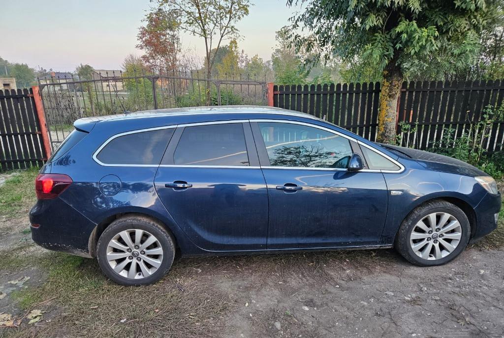 Opel Astra Break Sports Tourer 2012 1 6 CDTI 3 900 eur