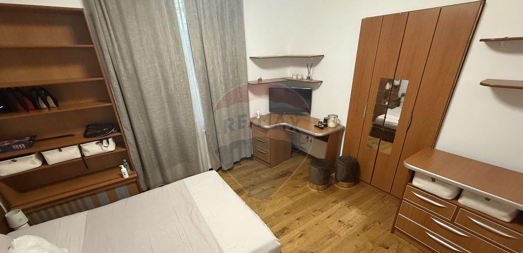 Apartament cu 3 camere pe Nicolae Iorga la parter