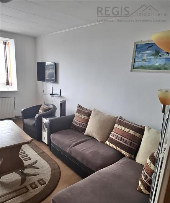 Apartament Renovat cu 2 Camere si Parcare in Astra
