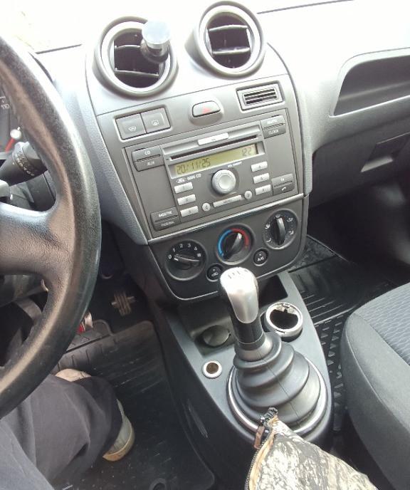 Ford Fiesta 1 4 1 300 eur