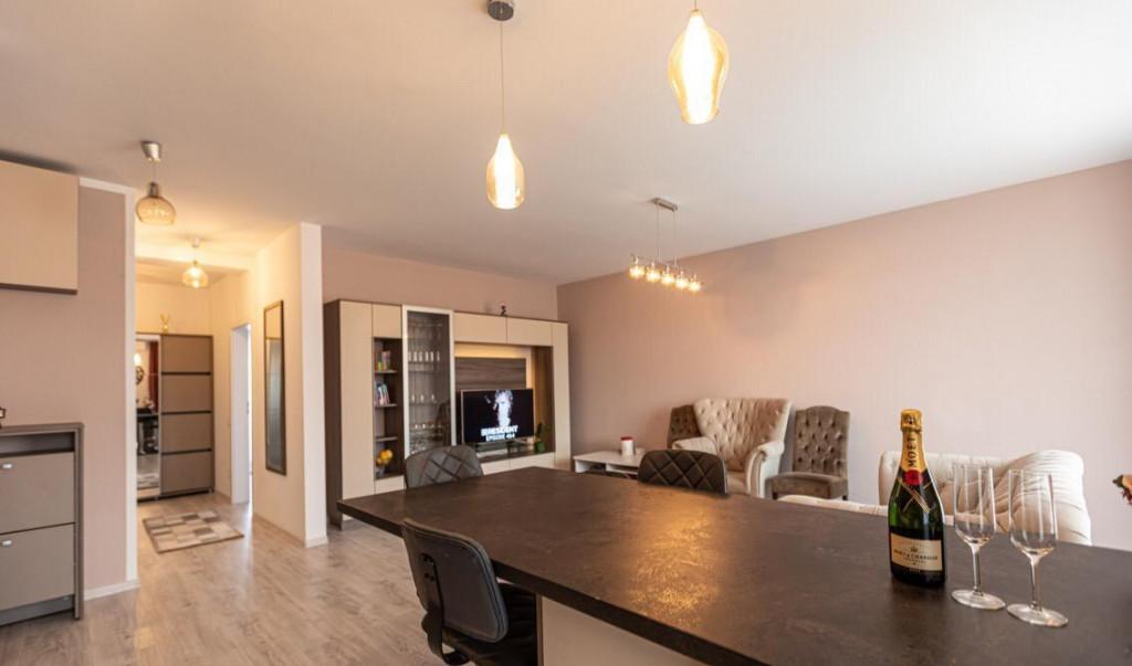 Gratie si rafinament terase de 40 mp parcare subterana Urba