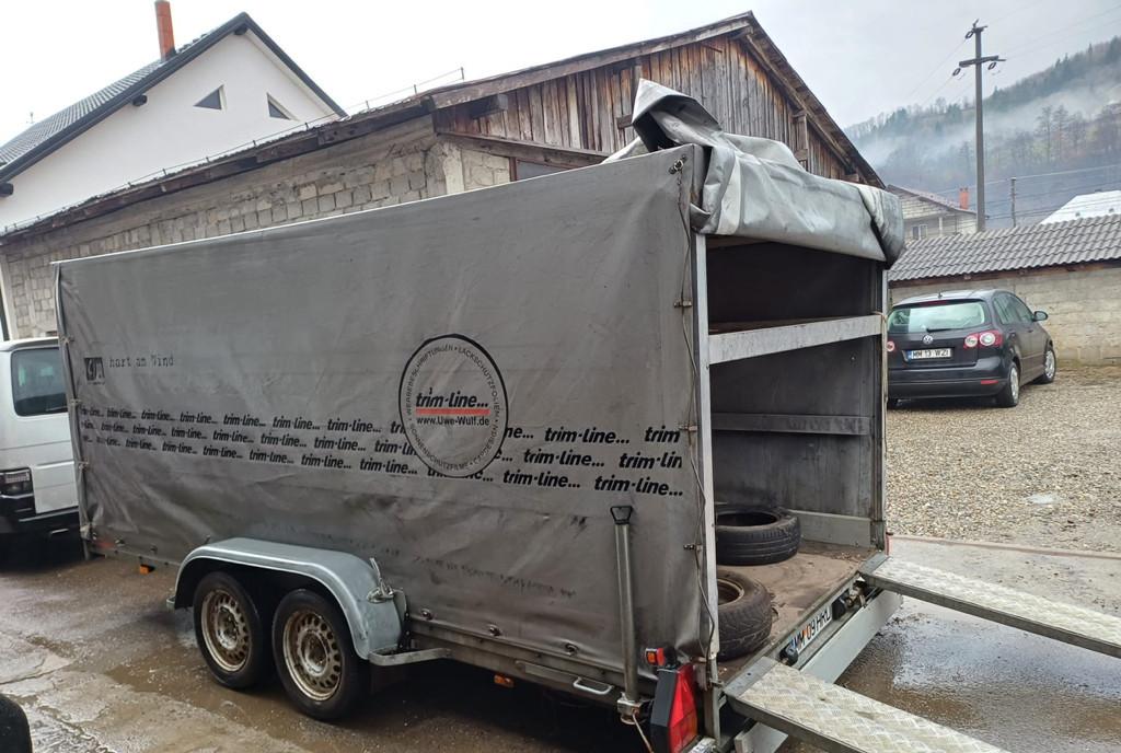 Remorca pt tractare auto 3 000 eur