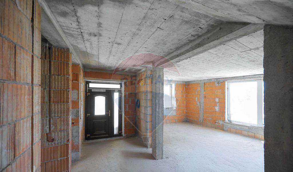 De vanzare casa cu un proiect deosebit la rosu Str