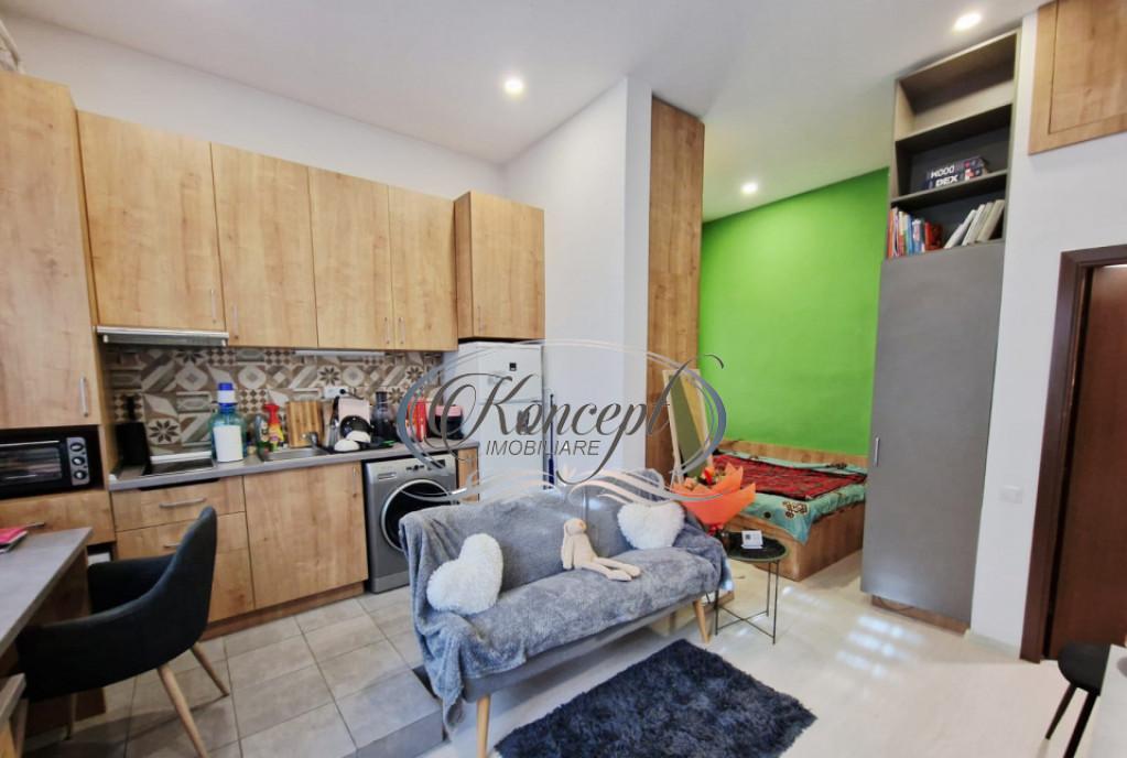 Investitie ideala casa cu 2 unitati locative si curte str