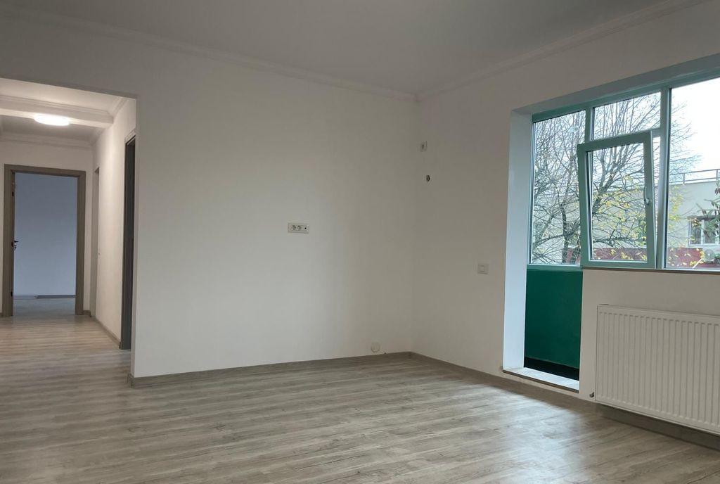 Apartament 3 camere Emil Racovita